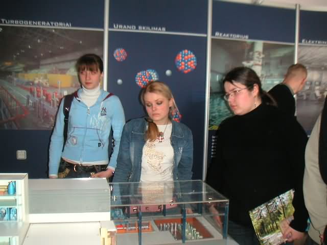 PICT0011t~1.JPG