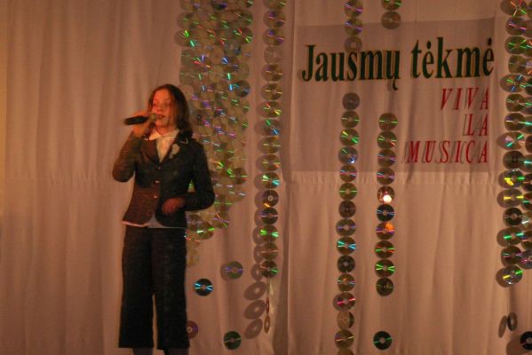 PICT0024~8.JPG