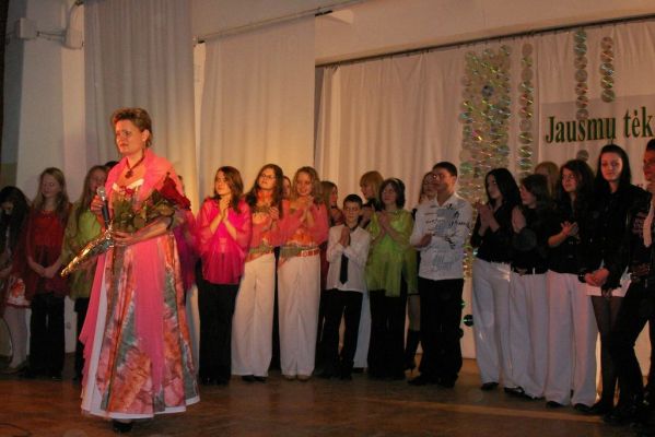 PICT0075~3.JPG