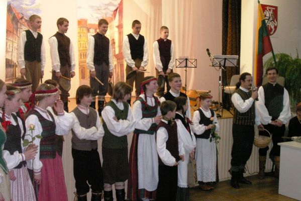 PICT0101~2.JPG