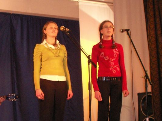 Šiaulių rajono Naisių pagrindinės mokyklos 9 klasės mokinių meninė kompozicija
