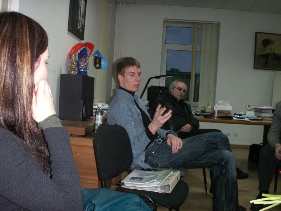 PICT0033~3.JPG