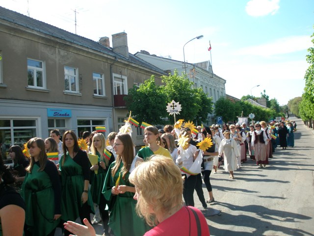 05-22_Siauliu_rajono_dainu_ir_sokiu_svente25.JPG