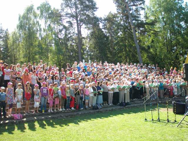 05-22_Siauliu_rajono_dainu_ir_sokiu_svente3.JPG