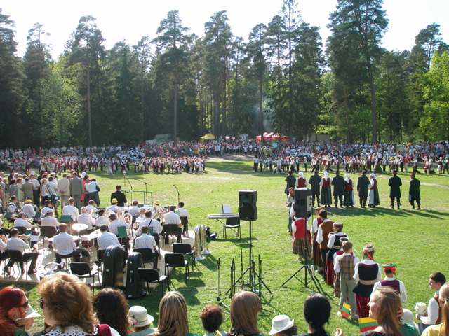 05-22_Siauliu_rajono_dainu_ir_sokiu_svente31.JPG