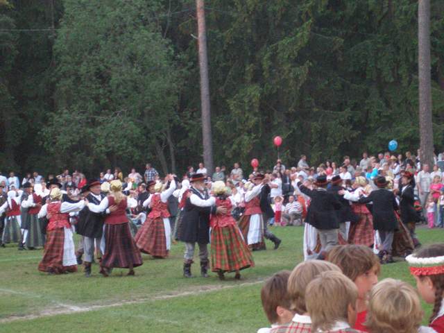 05-22_Siauliu_rajono_dainu_ir_sokiu_svente57.JPG