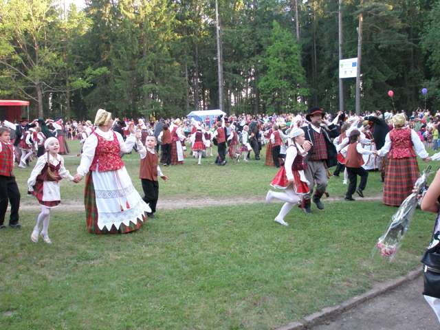 05-22_Siauliu_rajono_dainu_ir_sokiu_svente63.JPG