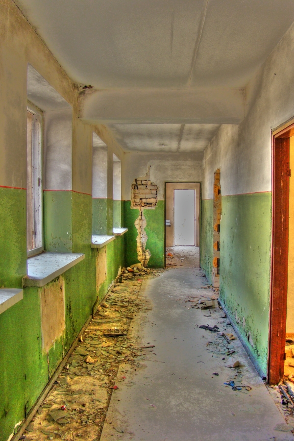 Copy_28229_of_DSC09979And2moreHDRI_tonemapped.jpg