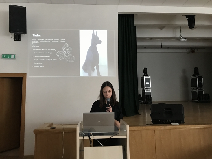 Projektinių darbų pristatyme - Yana
