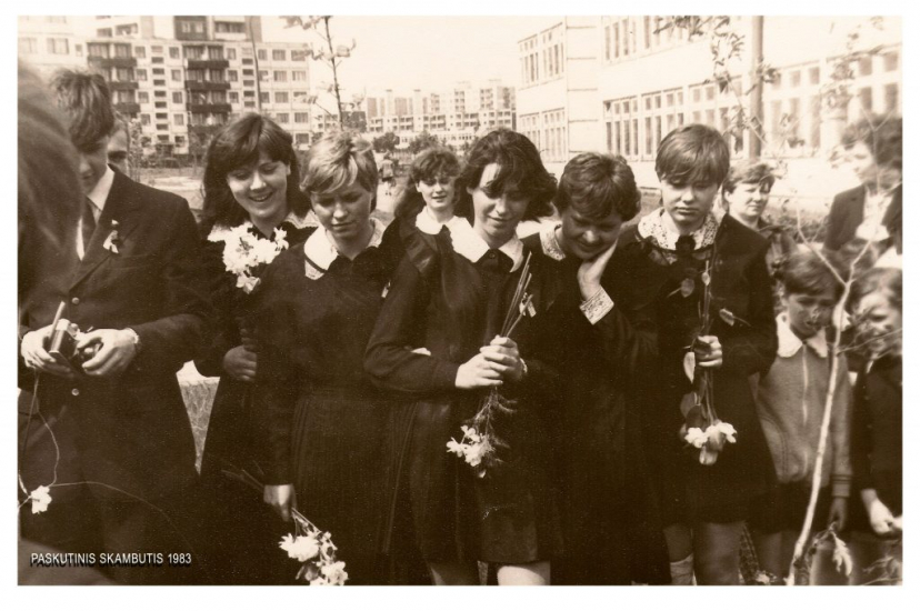 Sauletekio_gimn_1983_paskutinis-skambutis.jpg