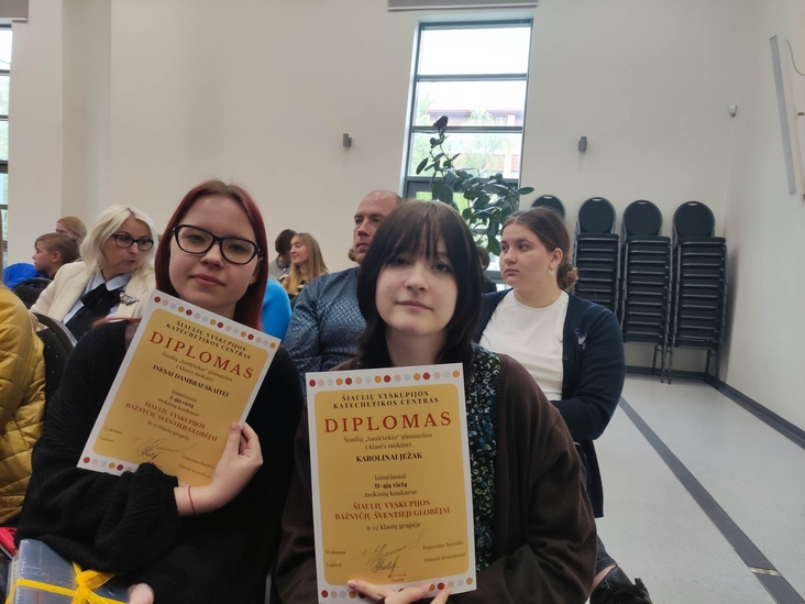 Konkuras-Vitrazai-apdovanojimas-1_281229.jpg